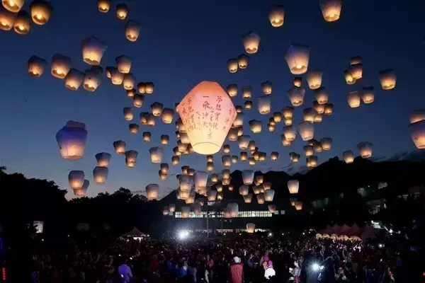 猴年元宵節(jié)，富軒門窗祝您心圓！夢(mèng)圓！闔家團(tuán)圓！