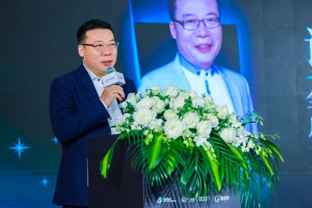 全國工商聯(lián)家具裝飾業(yè)商會副會長、月星家居新零售連鎖集團總裁許驚鴻